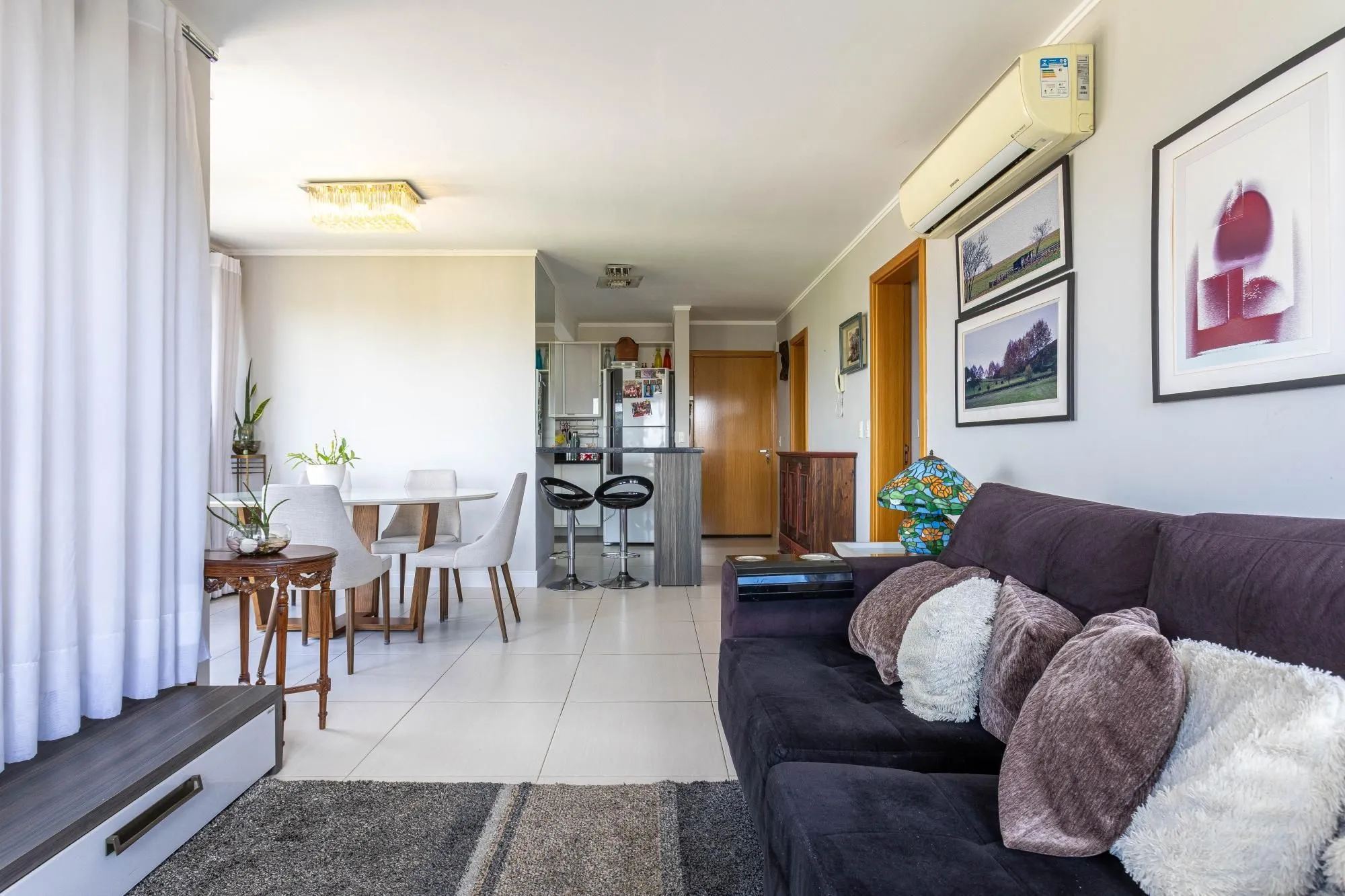 Imagem Apartamento à Venda com 2 Dormitórios (1 Suíte) e 2 Vagas Cobertas - Vila Ipiranga, Porto Alegre/RS