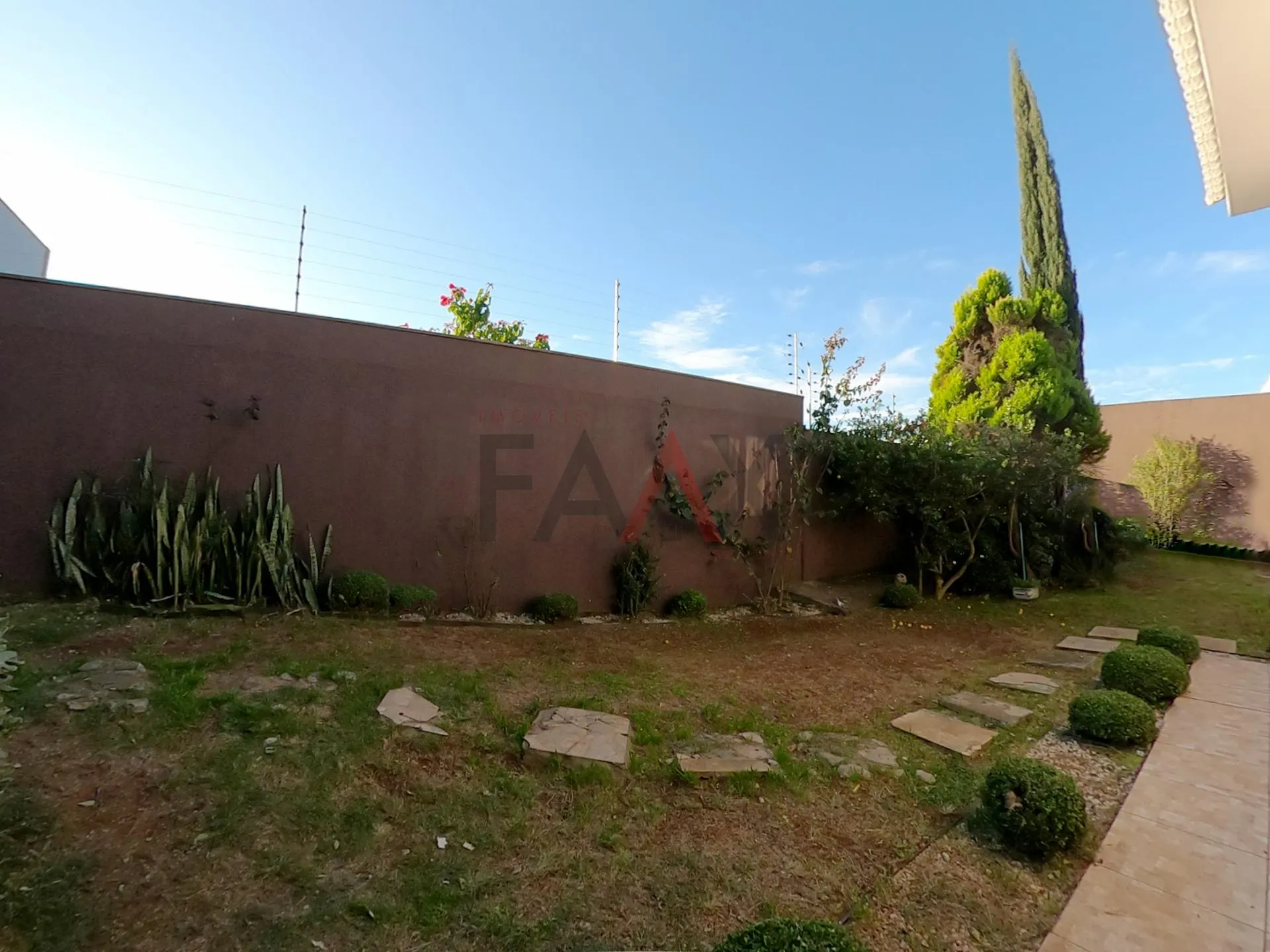 Imagem Casa à venda com amplo terreno, Bairro Alto da XV, GUARAPUAVA - PR