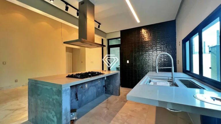 Imagem Casa 3 Suítes, + Escritório, 240 m² c/ lazer à venda no Condomínio Caribe