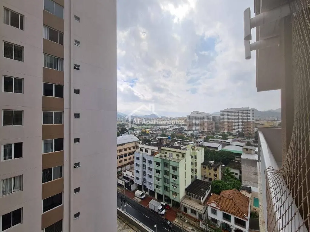 Imagem Apartamento 2 quartos em Todos os Santos, Rio de Janeiro, com varanda e vista para piscina