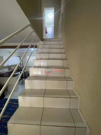 Imagem Sobrado a venda, 2 quartos, Campo de Santana, Curitiba