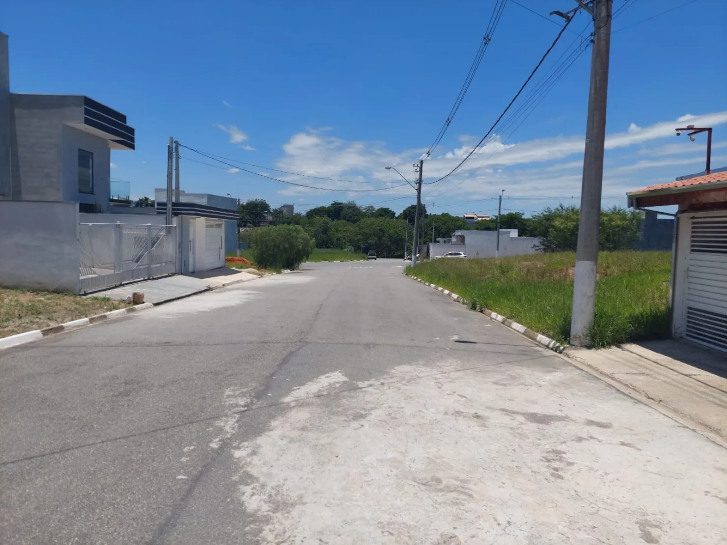 Imagem Terreno à venda 176M², Loteamento Residencial e Comercial Flamboyant, Pindamonhangaba - SP