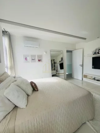 Imagem Casa Alto Padrão à Venda em Alphaville Salvador I | 600m² Privativos | 4 Suítes | Energia Solar | Espaço Gourmet
