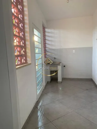 Imagem Casa de esquina de 3 dormitórios ( 1 suíte), 4 vagas, Jardim Esplanada, Sjc