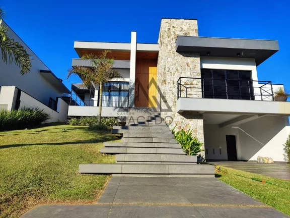 Imagem Imóvel de Alto Padrão, mobiliado com 3 Suítes no Ninho Verde I