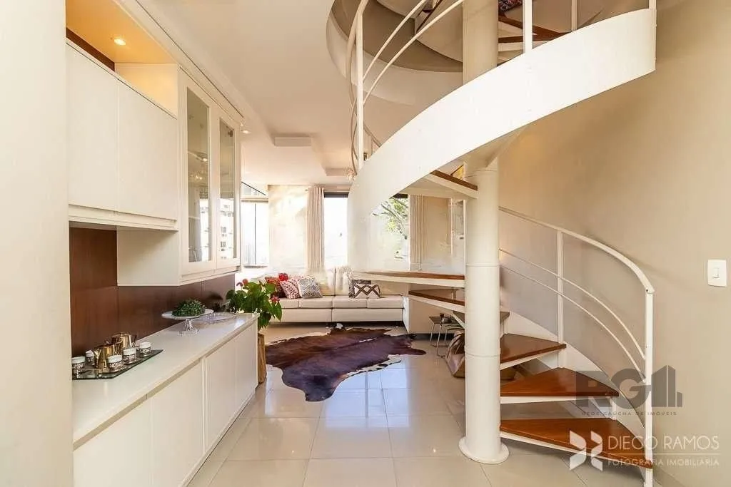 Imagem Cobertura para Venda - 185m², 3 dormitórios, sendo 1 suites, 2 vagas - Petrópolis