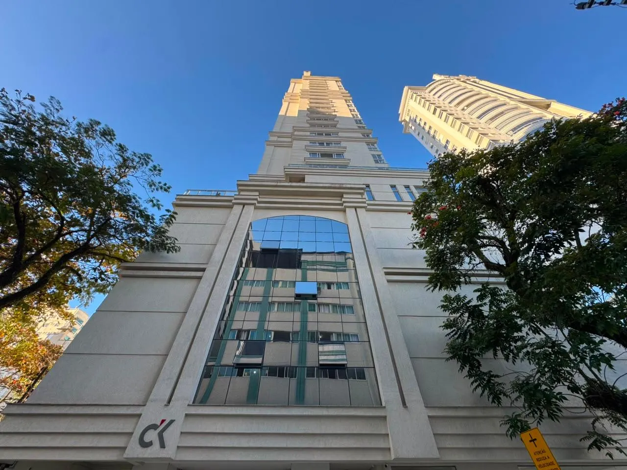 Foto do imóvel Apartamento à venda com 123.22m2 por R$ 2.100.000,00