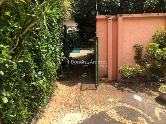 Imagem Esta casa encanta pelo conforto, amplitude e excelente distribuição dos ambientes. A área social ...