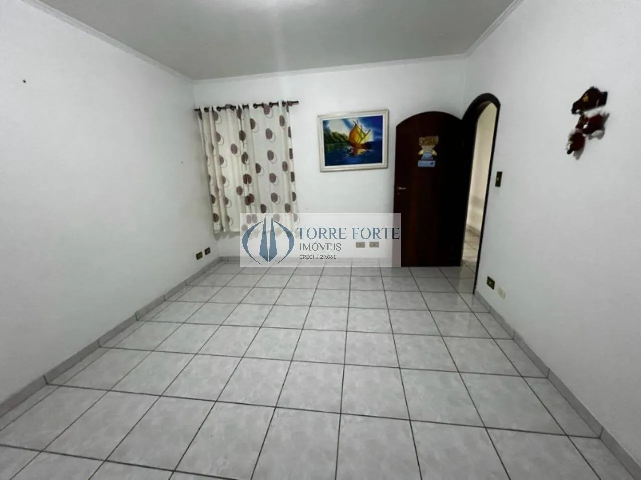 Imagem ótimo terreno com 2 casas com total de 3 dormitórios, 6 vagas de carro