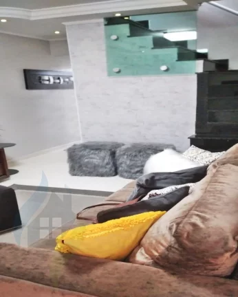 Imagem Sobrado de 3 dorms, 3 banheiros e 2 vagas, com 175m², em Vila Florida, São Bernardo do Campo
