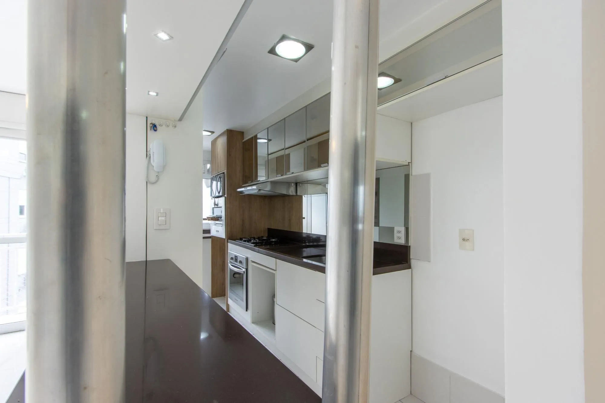 Imagem Apartamento no Bairro Cristal de 3 dormitórios,1 Suíte, Semi mobiliado com 1 vaga escriturada