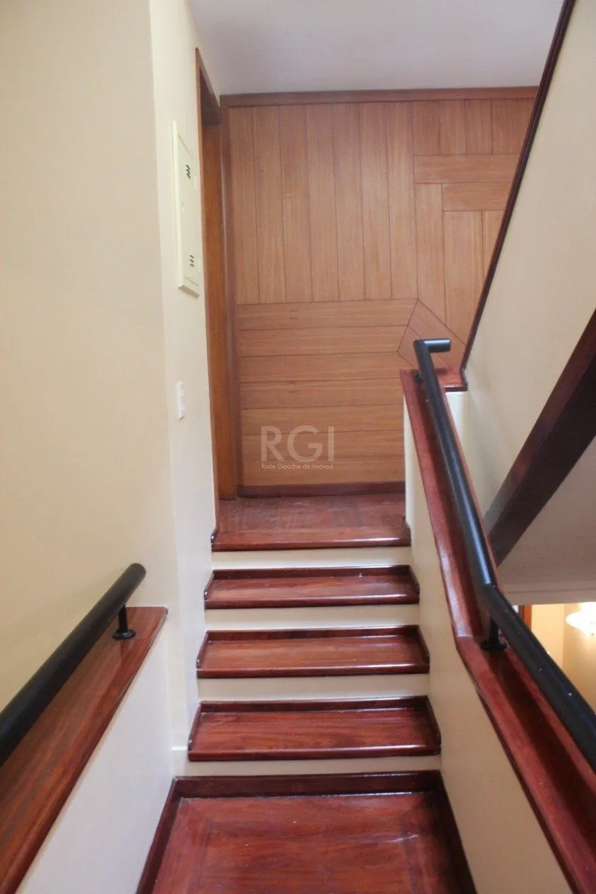 Imagem Casa Condominio para Venda - 379.23m², 4 dormitórios, sendo 1 suites, 2 vagas - Menino Deus