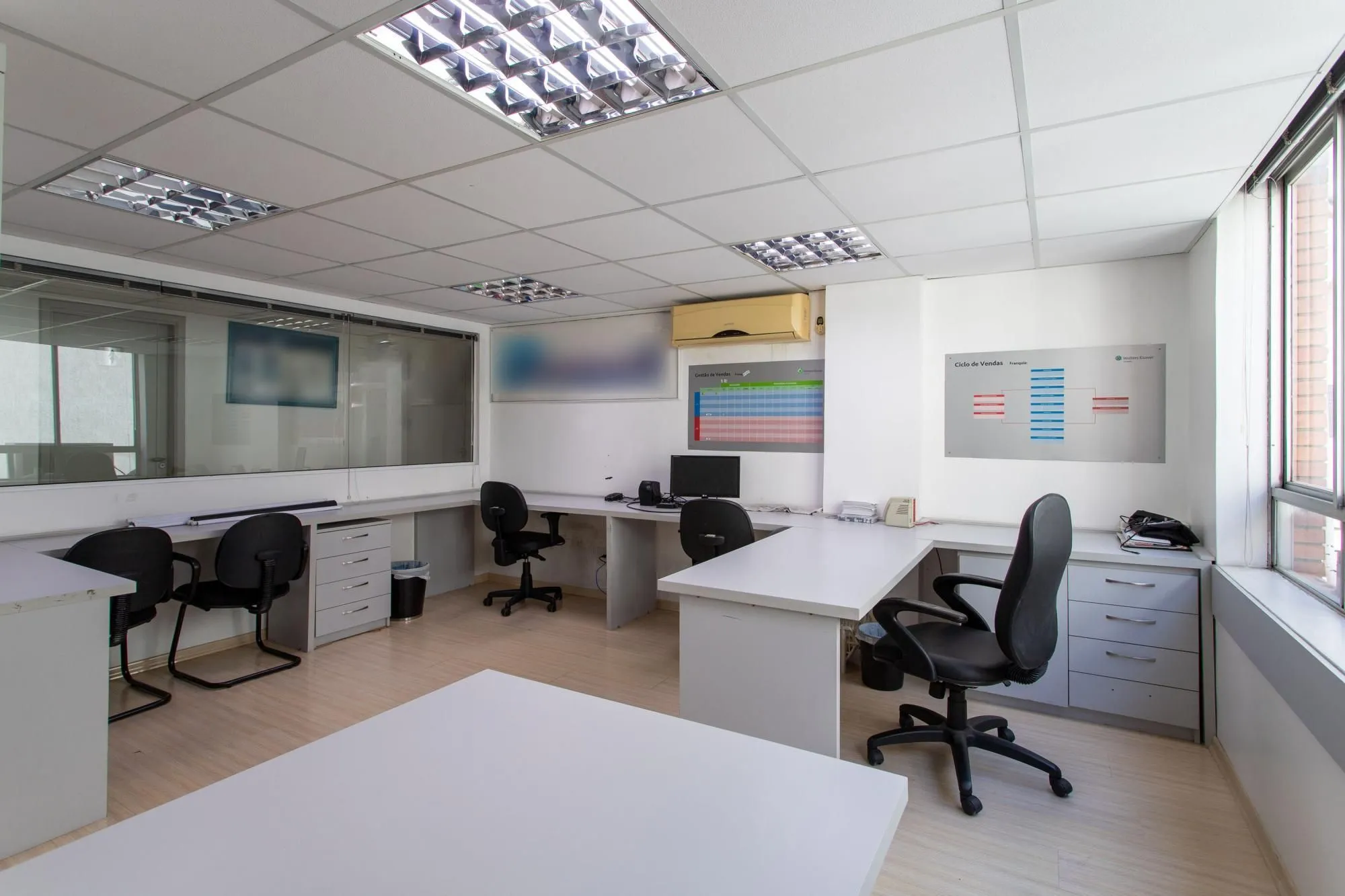Imagem Andar inteiro mobiliado com 215 m² para até 60 pessoas