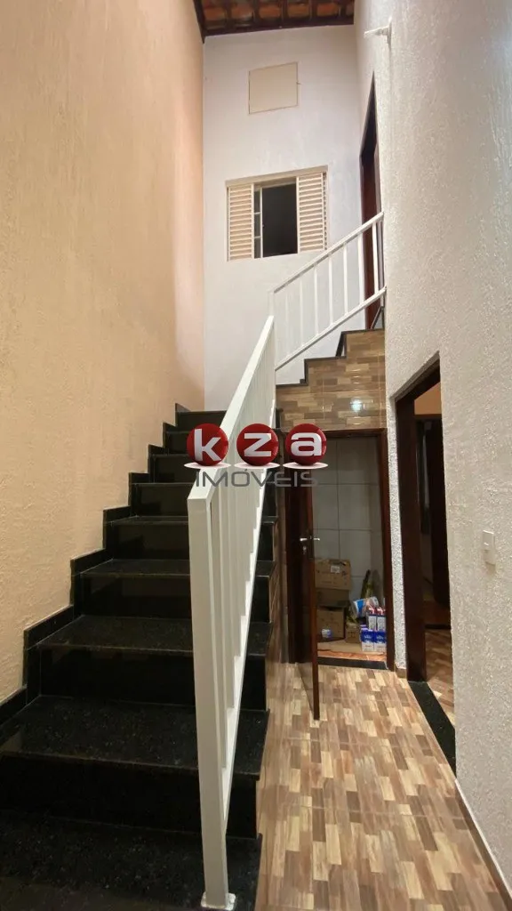 Imagem Casa à venda em Valinhos-SP, Jardim Universo: 4 quartos, 1 suíte, 1 sala, 2 banheiros, 4 vagas de garagem, 177m².