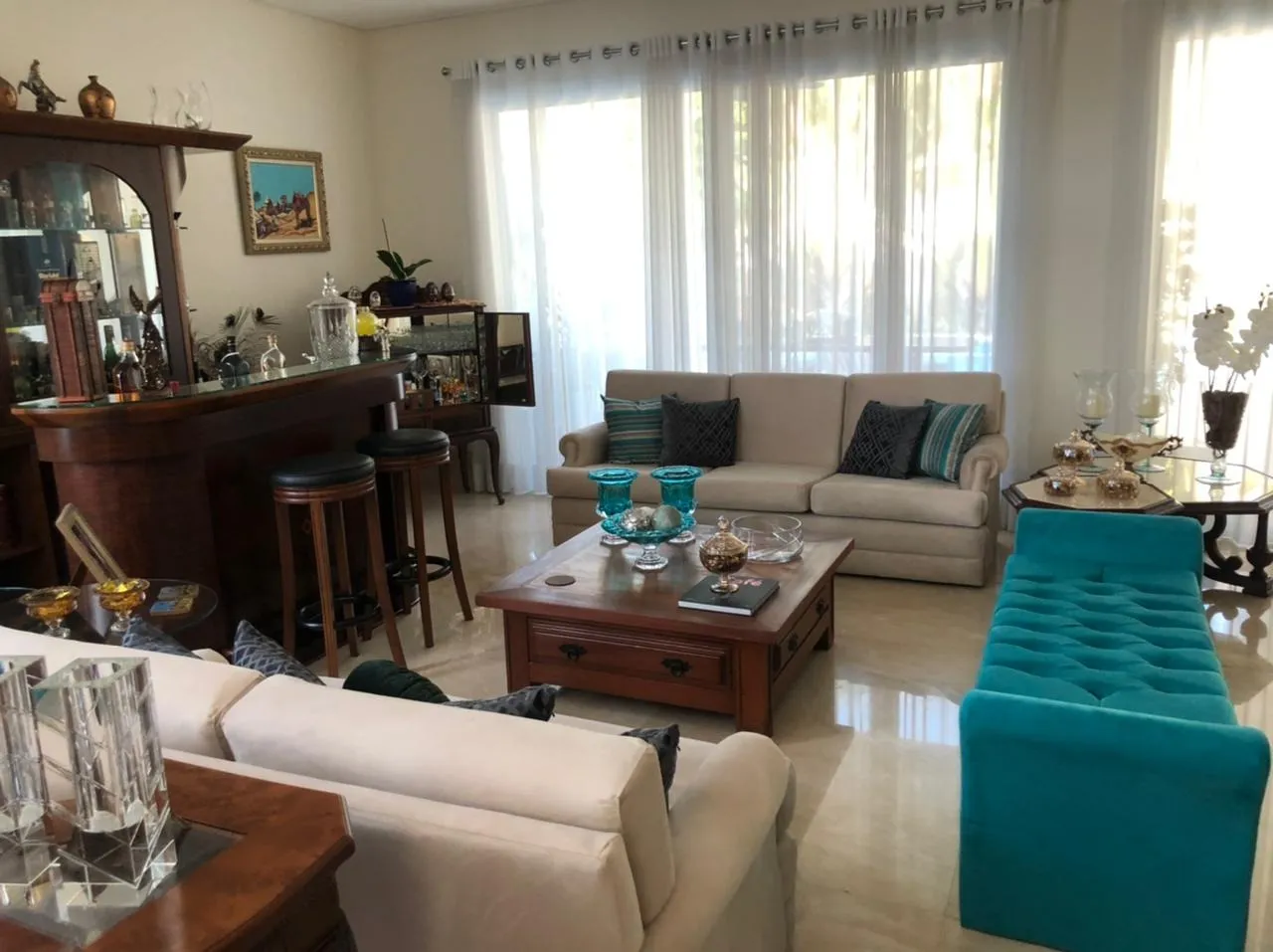 Imagem Casa 4 suítes MOBILIADA e decorada para locação e ou venda