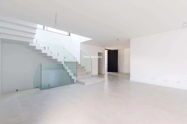 Imagem Casa em condomínio com 3 suítes.