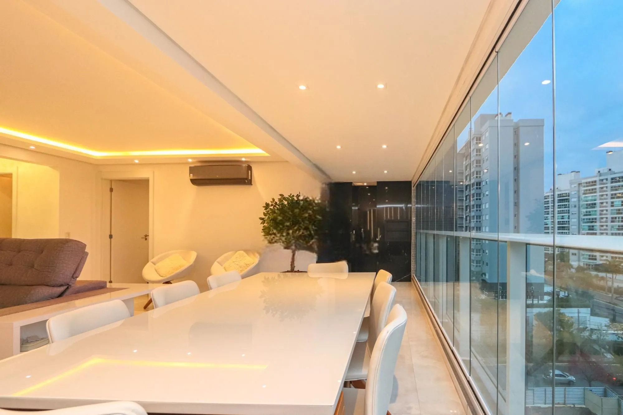 Imagem Apartamento semimobiliado e decorado no Central Parque | 127 m² | 3 suítes | 2 vagas