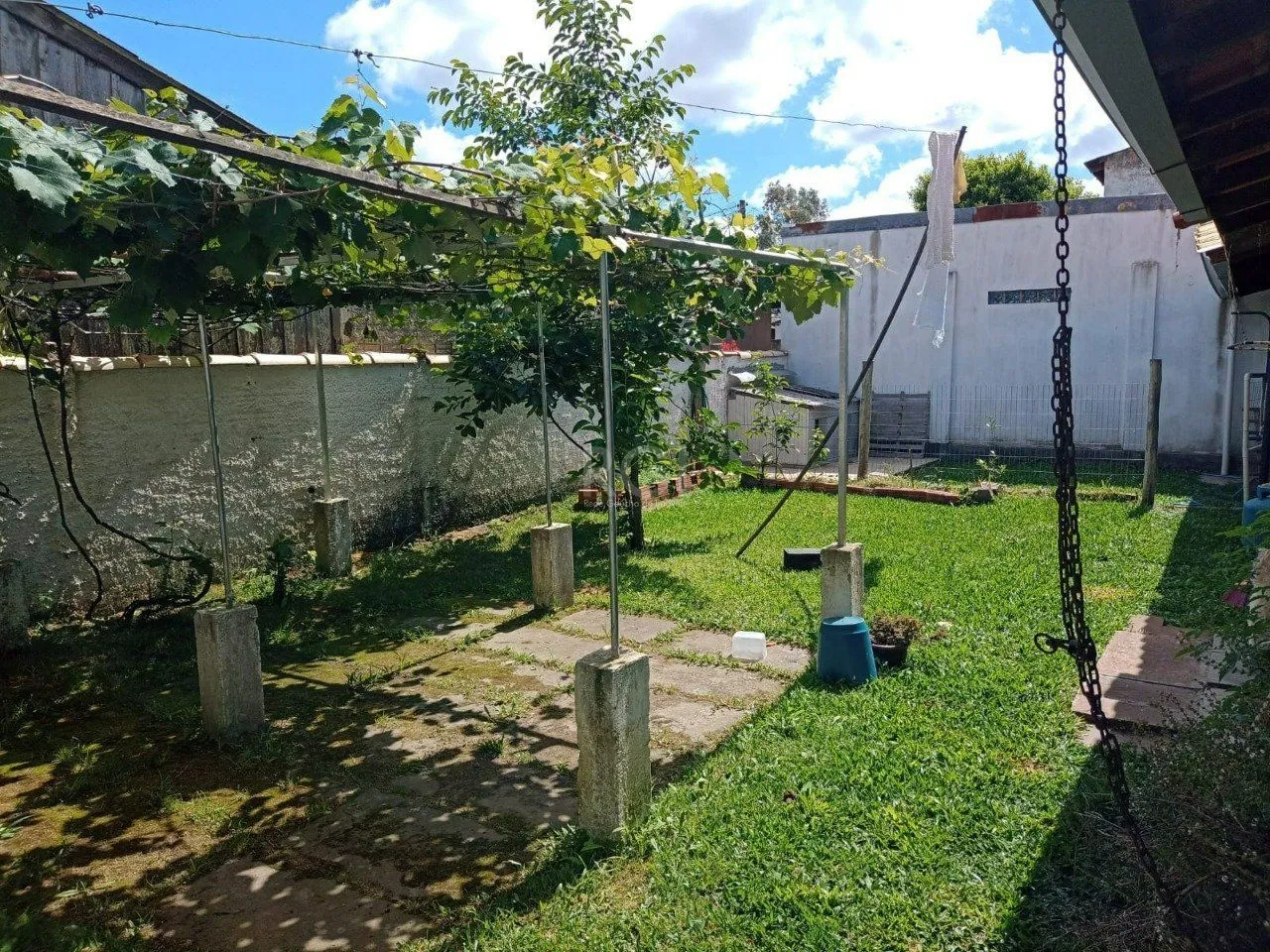 Imagem Casa 3 dormitórios, sendo 1 suite, 9 vagas - bairro Ponta Grossa Porto Alegre RS