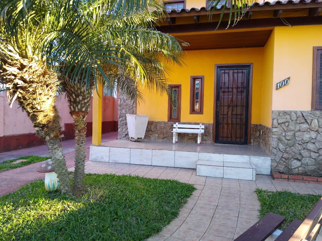 Imagem Casa a venda em Viamão no bairro Mendanha com piscina e espaco gourmet.