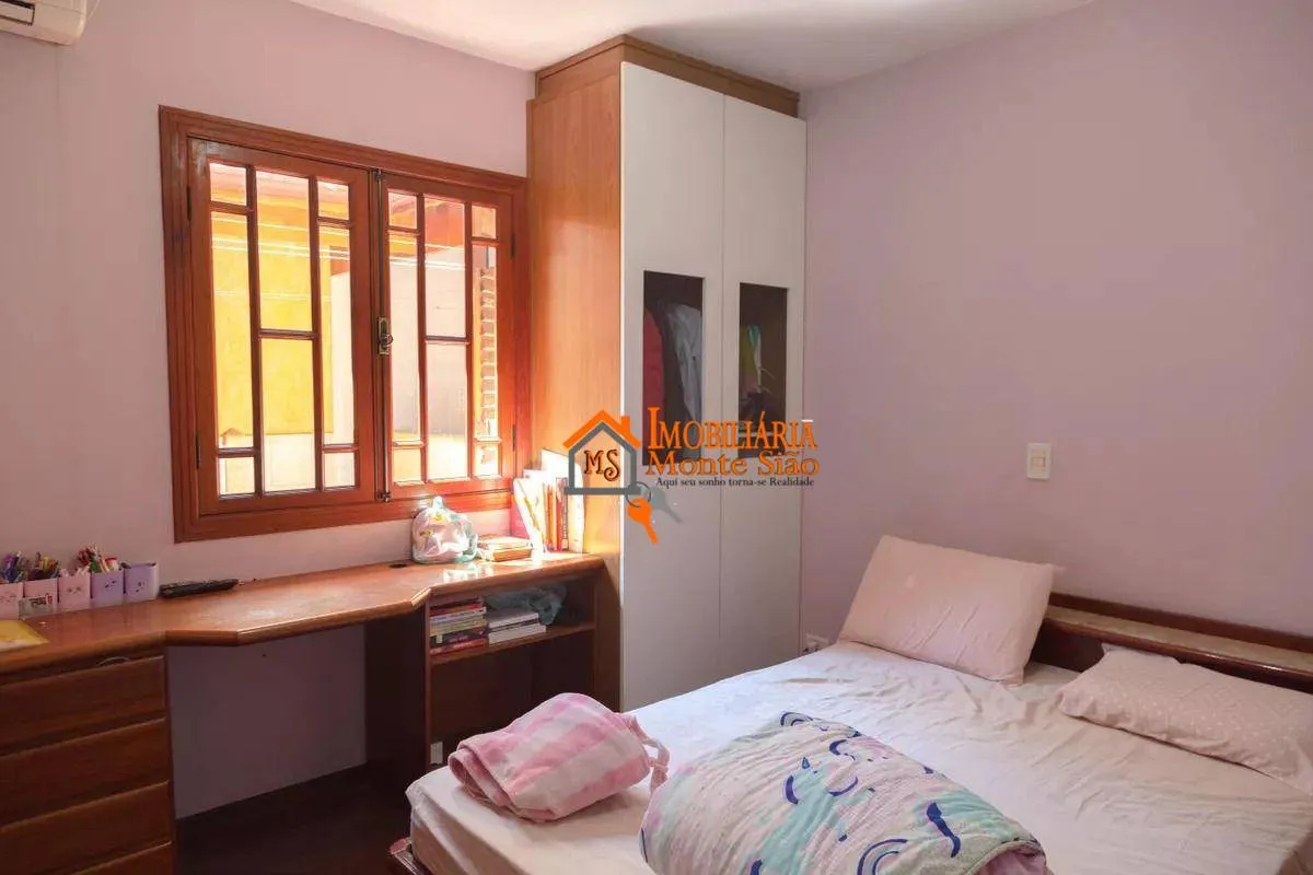 Imagem Casa com 3 dormitórios à venda, 202 m² por R$ 800.000,00 - Vila Augusta - Guarulhos/SP