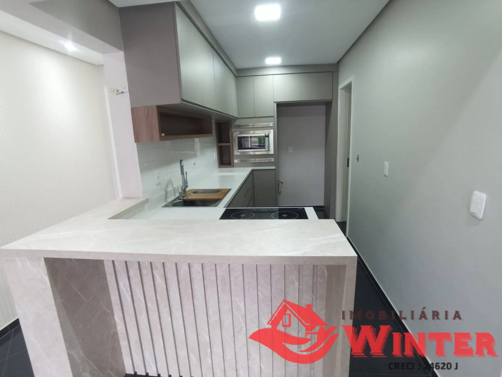 Imagem Cobertura com 4 dormítorios e 2 box de garagem!