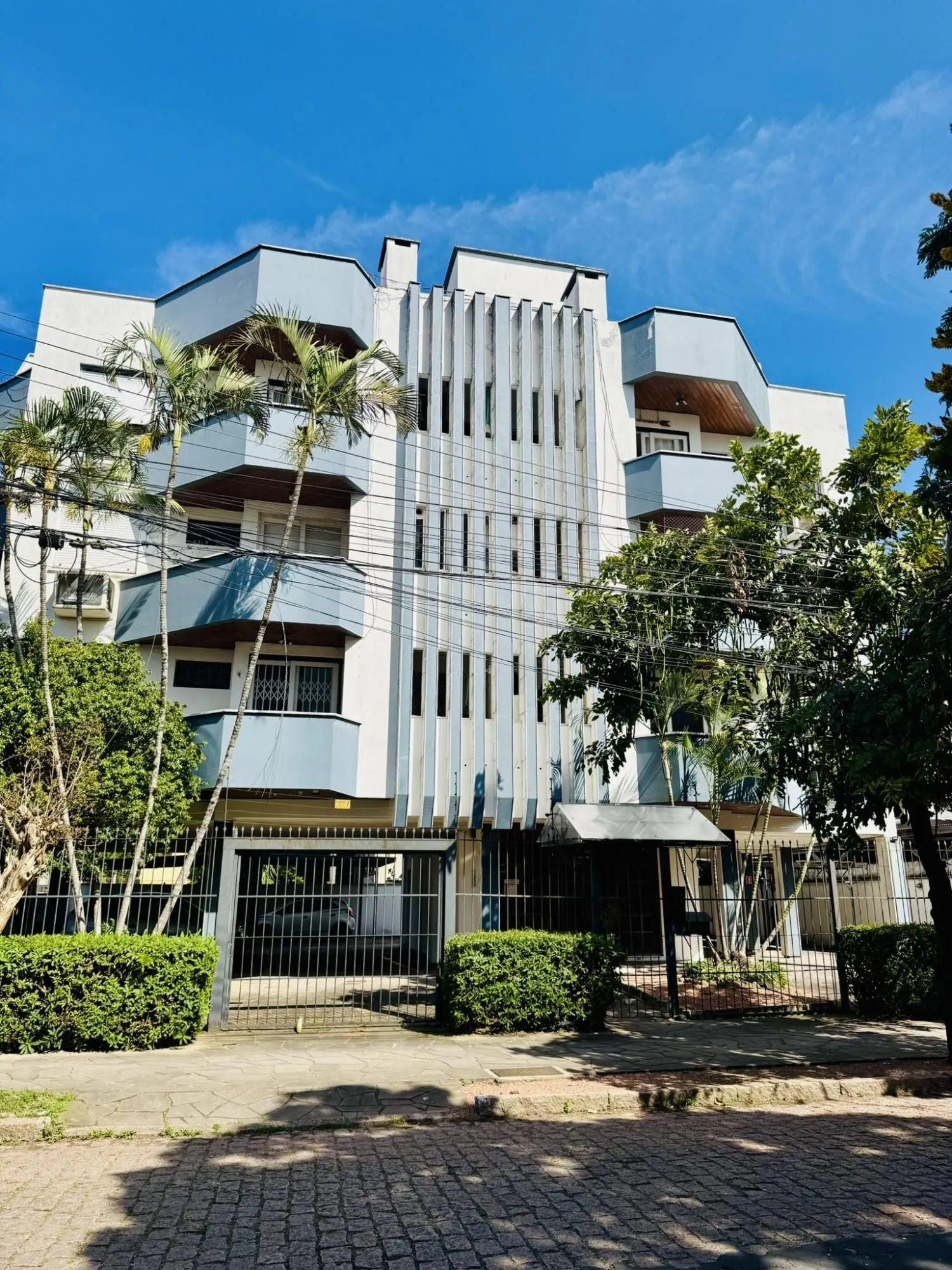 Imagem Apartamento 1 Dormitório Reformado com Sacada e Churrasqueira no Jardim Botânico