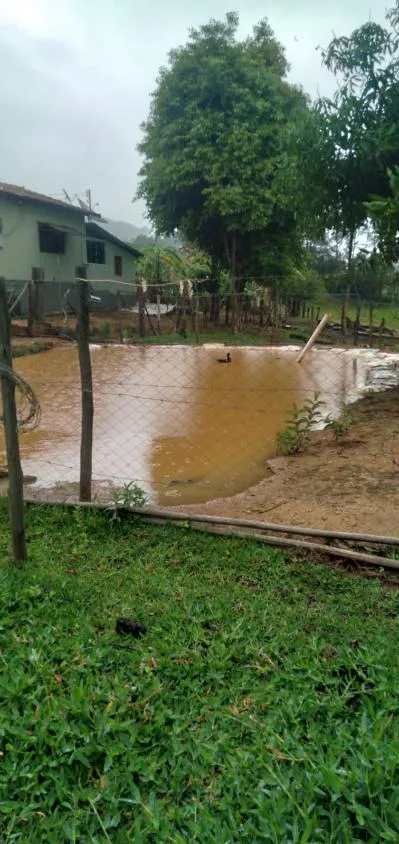 Imagem Vendo um belíssimo sítio em Crucilândia/MG, com 15.000 m² de terreno