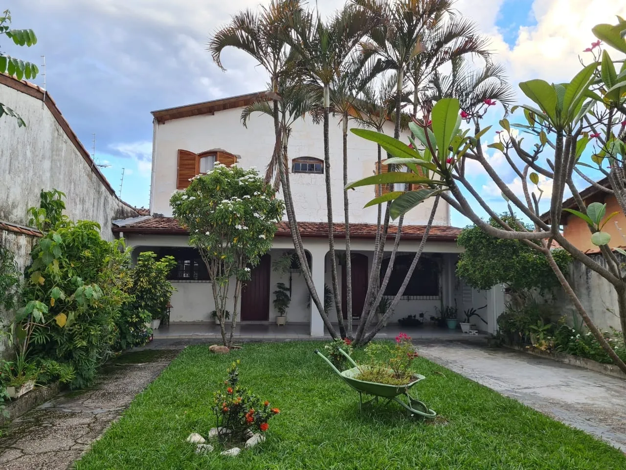 Imagem Casa à venda 4 Quartos, 3 Vagas, 300M², Crispim, Pindamonhangaba - SP