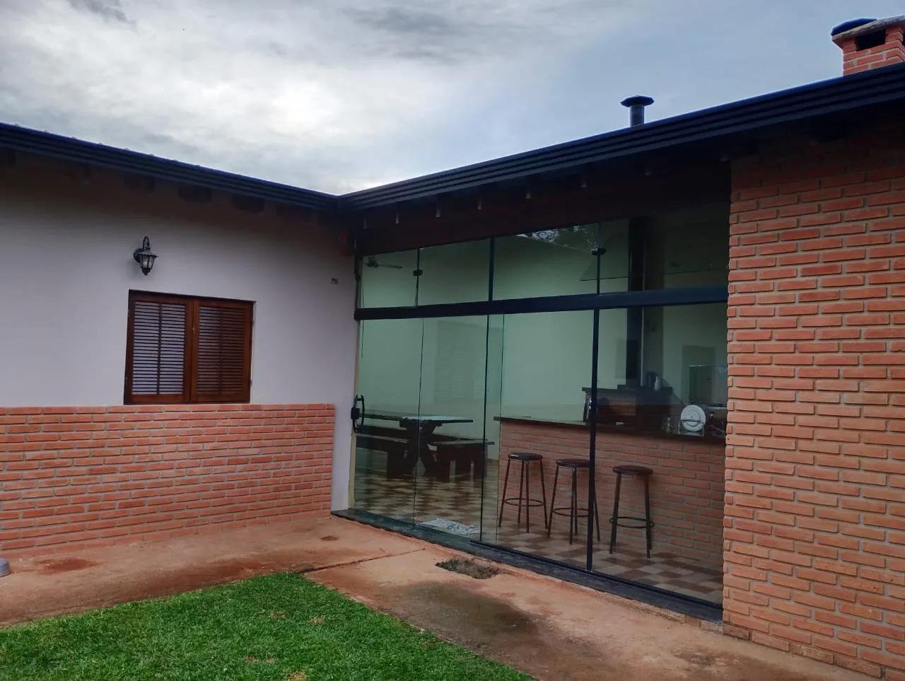 Imagem Linda chácara 280m² de área construída em Araçoiaba da Serra