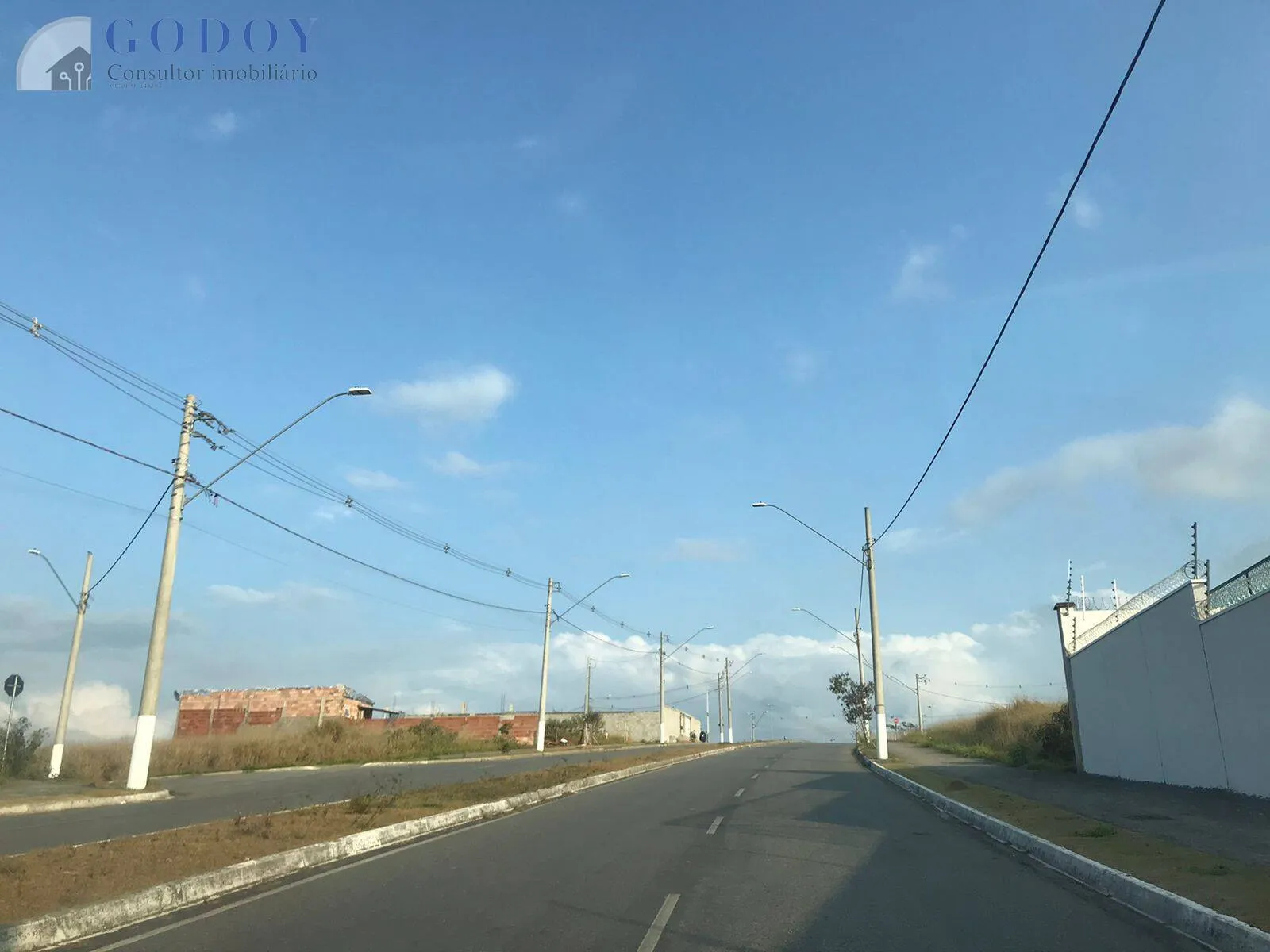 Imagem Terreno Residencial/Comercial à Venda - Vale dos Cristais