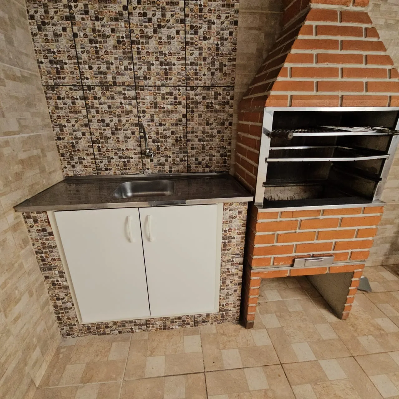 Imagem Casa à venda em Sorocaba-SP, Jardim Topázio: 2 quartos, 1 sala, 2 banheiros, 1 vaga de garagem - 100m² de área