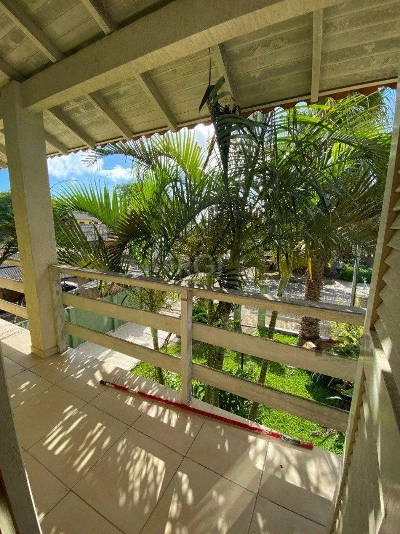 Imagem Casa para Venda - 250m², 3 dormitórios, sendo 1 suites, 2 vagas - Cristal