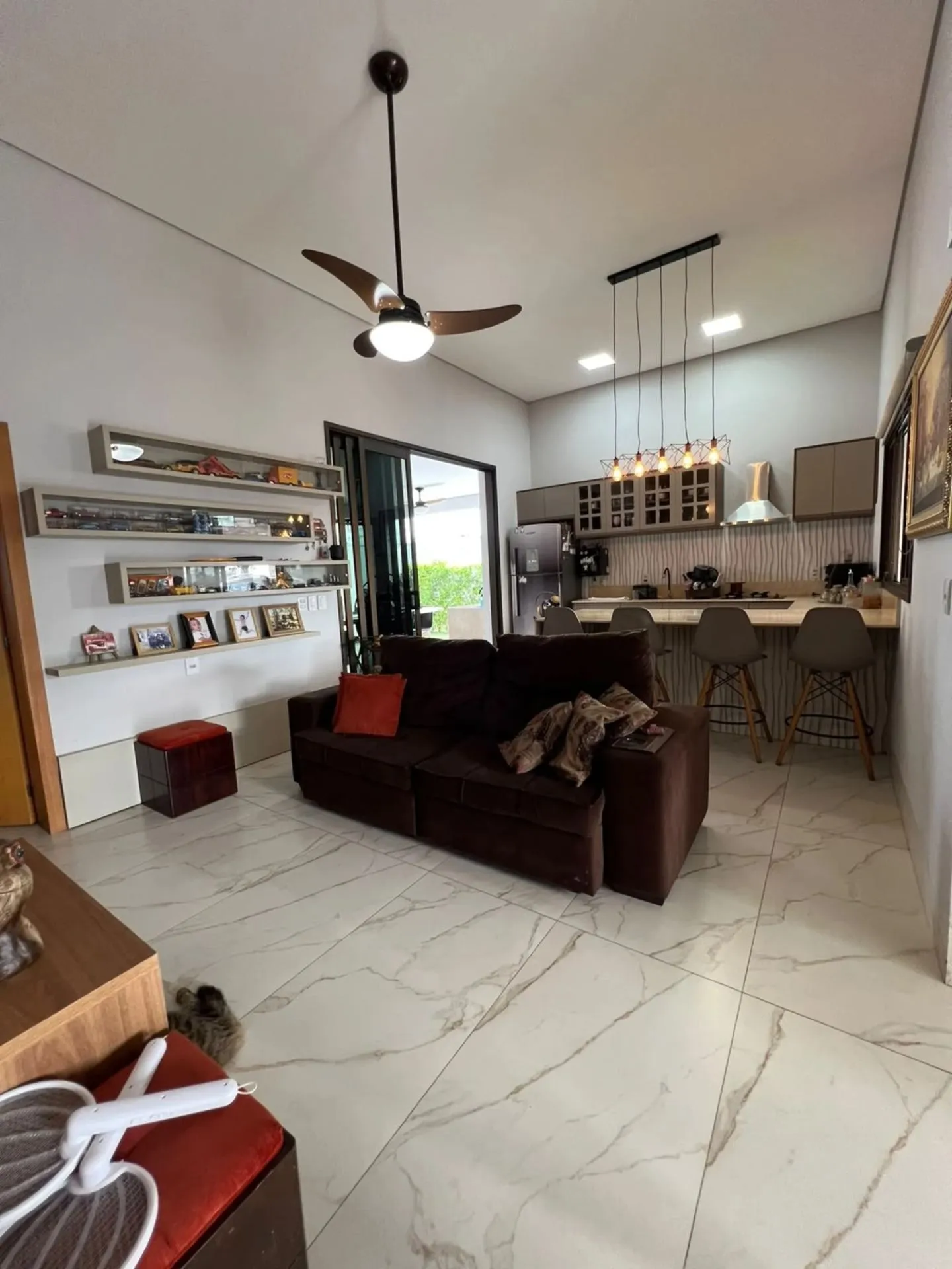 Imagem CASA TÉRREA À VENDA PRIMOR DAS TORRES 3 quartos, sendo 1 suíte