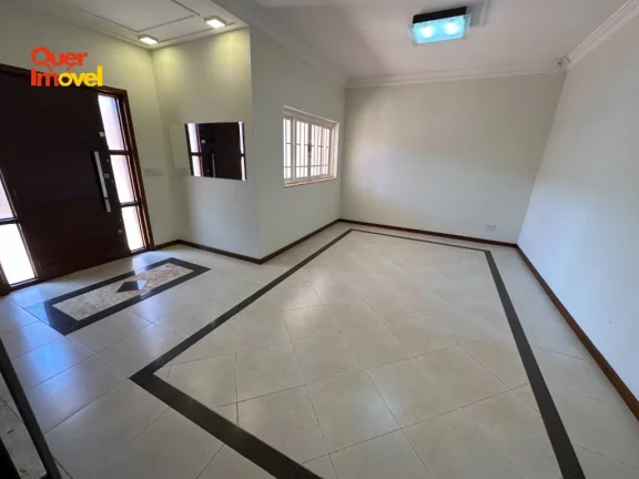 Imagem Oportunidade Imperdível de Casa à Venda no Jardim Antártica, Ribeirão Preto-SP! 5 quartos, 3 suítes, 3 salas, 4 banheiros, 5 vagas de garagem e 324,00 m² de área. Permuta e Financiamento. Quer Imóvel Negócios Imobiliários.