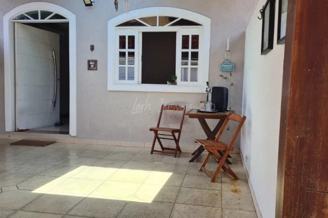 Imagem Casa Linear Reformada e mobiliada 2 Quartos à Venda - 109m²