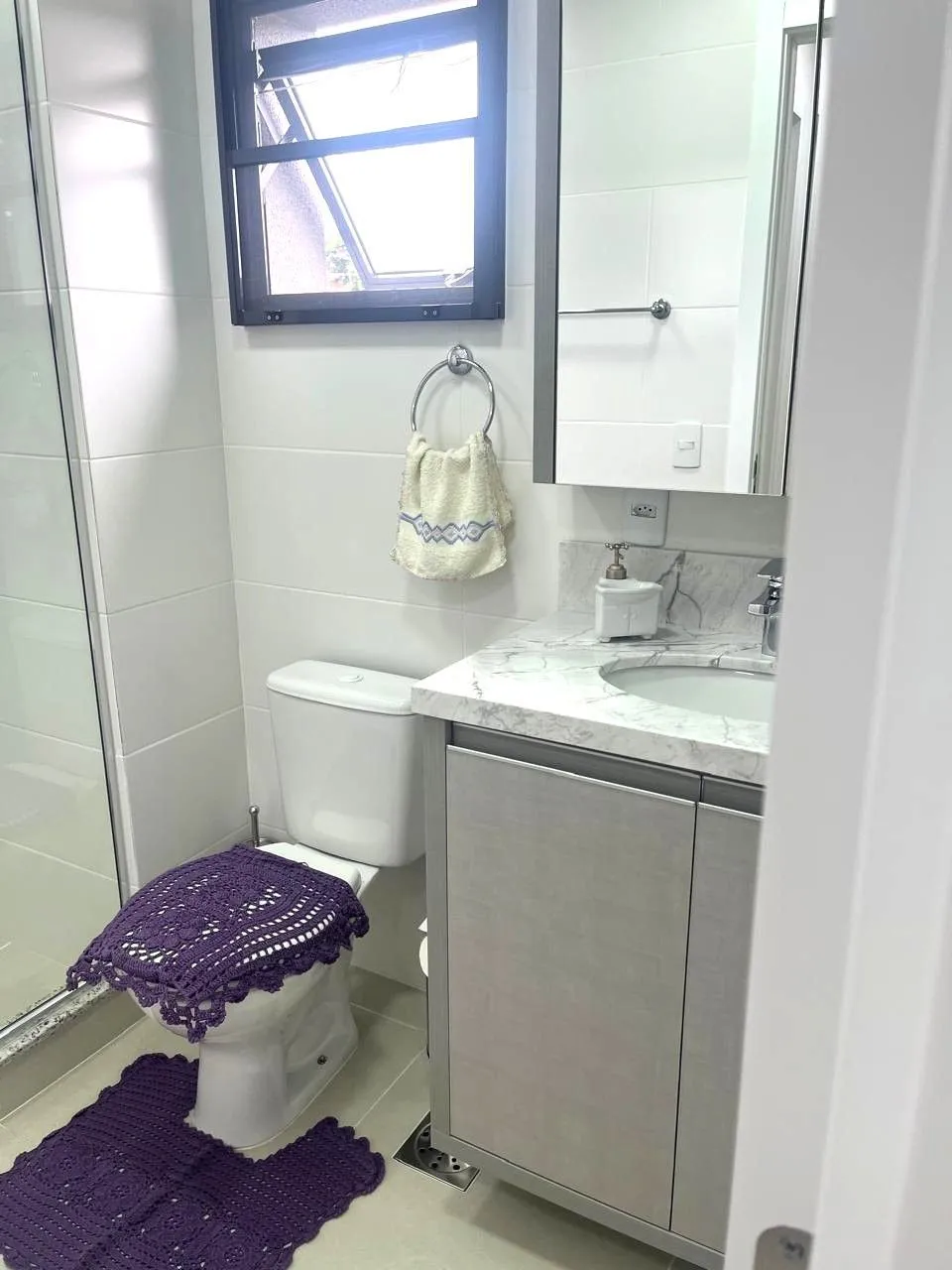 Imagem Apartamento no bairro Cristal de 2 dormitórios e vaga MOBILIADO