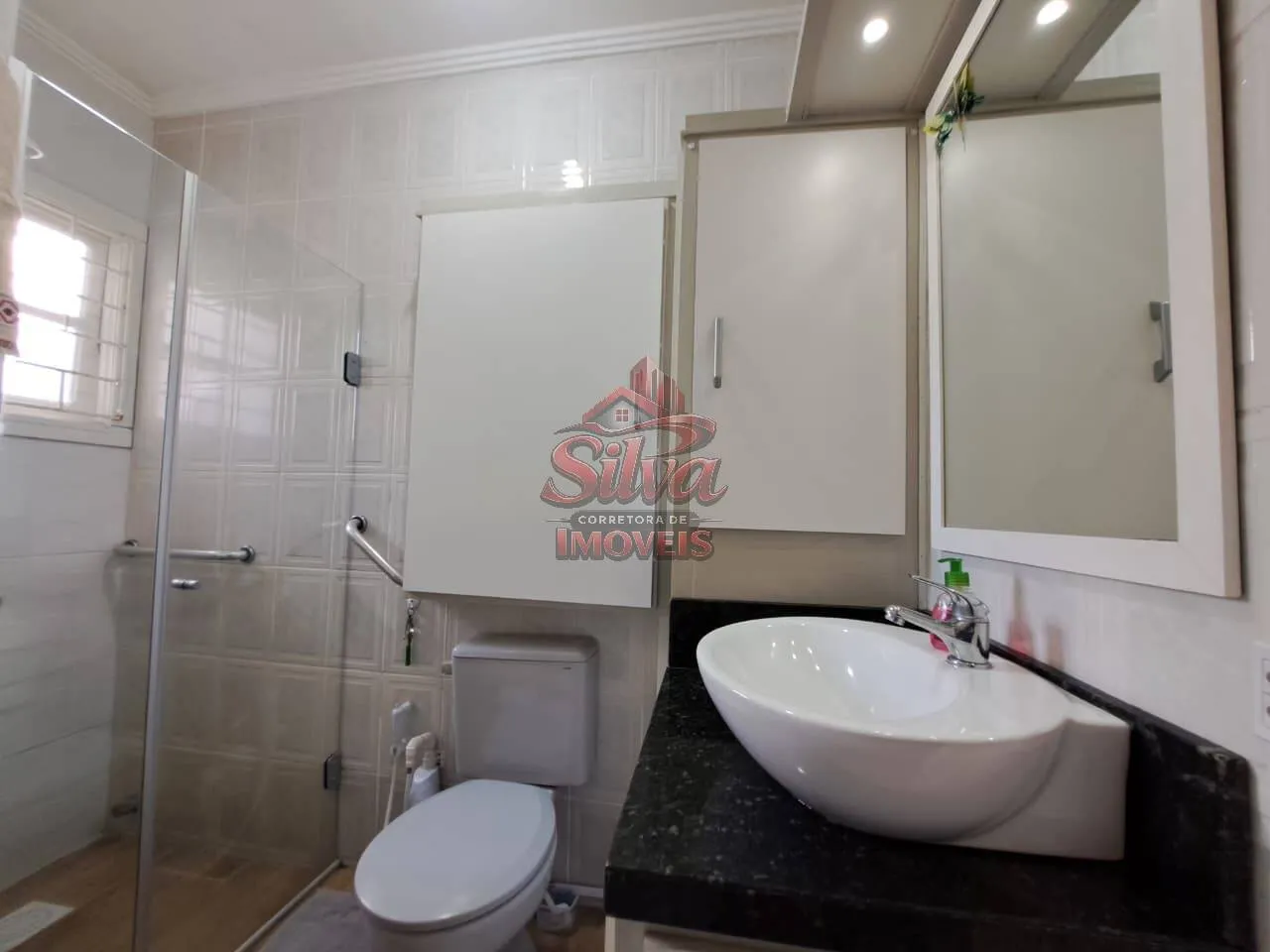 Imagem Casa com Piscina e 750m² de Terreno no Centro de Imbé