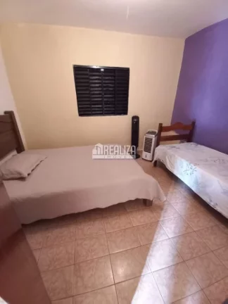 Imagem Casa à venda em Uberaba - 2 dormitórios e 4 vagas cobertas
