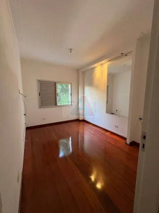 Imagem Centro de Santo André – Apê reformado com 4 dorms e 160m² de