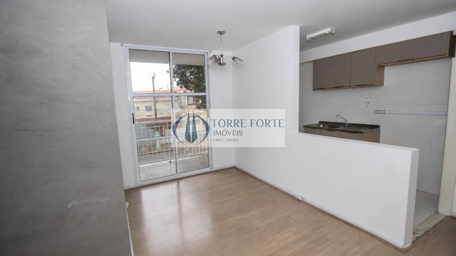 Imagem Apartamento com 2 dormitorios 1 vaga , varanda na Vila Antonieta.