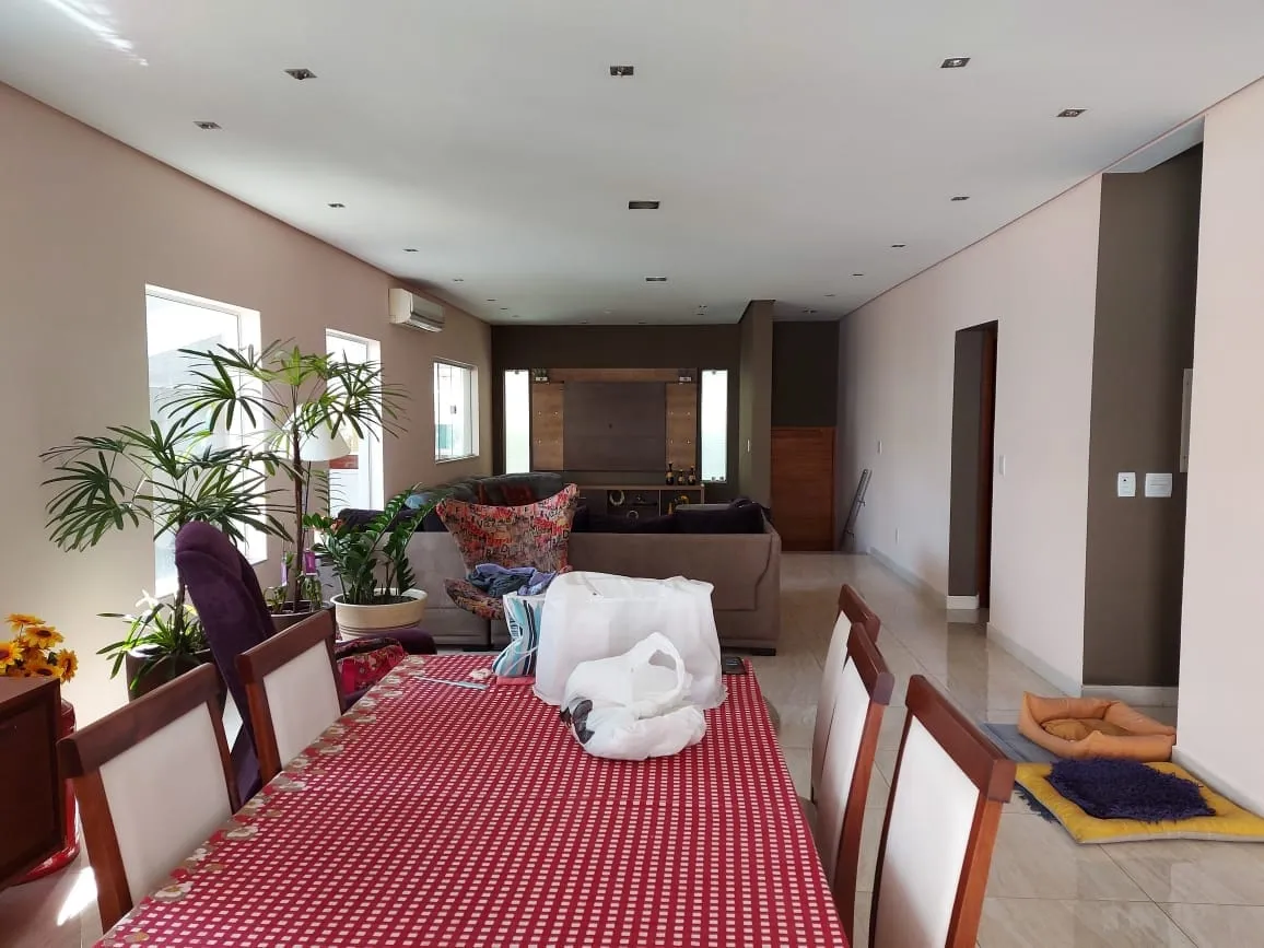 Imagem Casa à venda 4 Quartos, 2 Suites, 4 Vagas, 500M², Piracangaguá, Taubaté - SP | Condominio Jardim Oásis