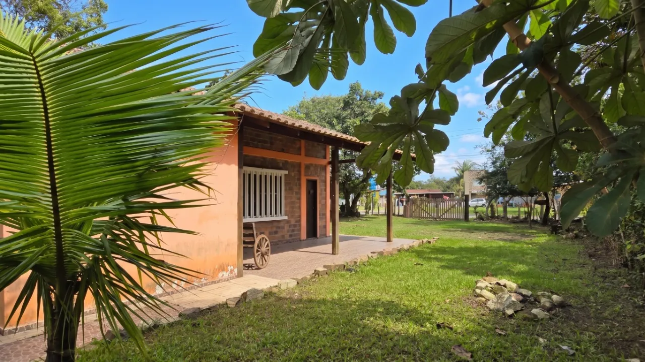 Imagem Exclusivo Mova!
Casa Beira Mar - Frente Baia da Babitonga e Avenida Beira Mar V (asfalto) terreno co...