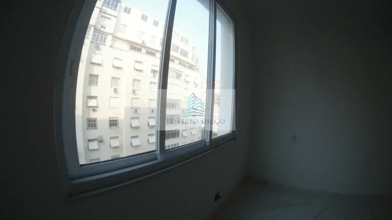 Imagem Imóvel de Luxo em Copacabana: Apartamento de 3 Quartos, 2 Suítes e 1 Vaga de Garagem - Rio de Janeiro-RJ