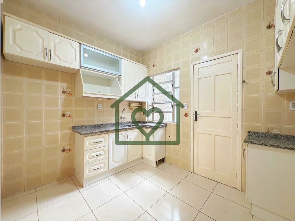 Imagem Ótimo apartamento reformado muito bem distribuído e com ventilação cruzada, proporcionando ambie...