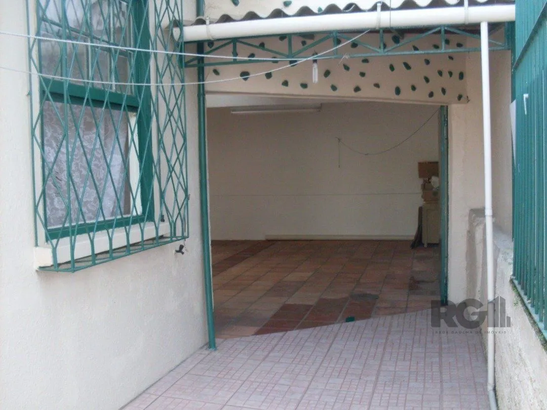 Imagem Casa comercial térrea na Av. Aparício Borges - Bairro Teresópolis