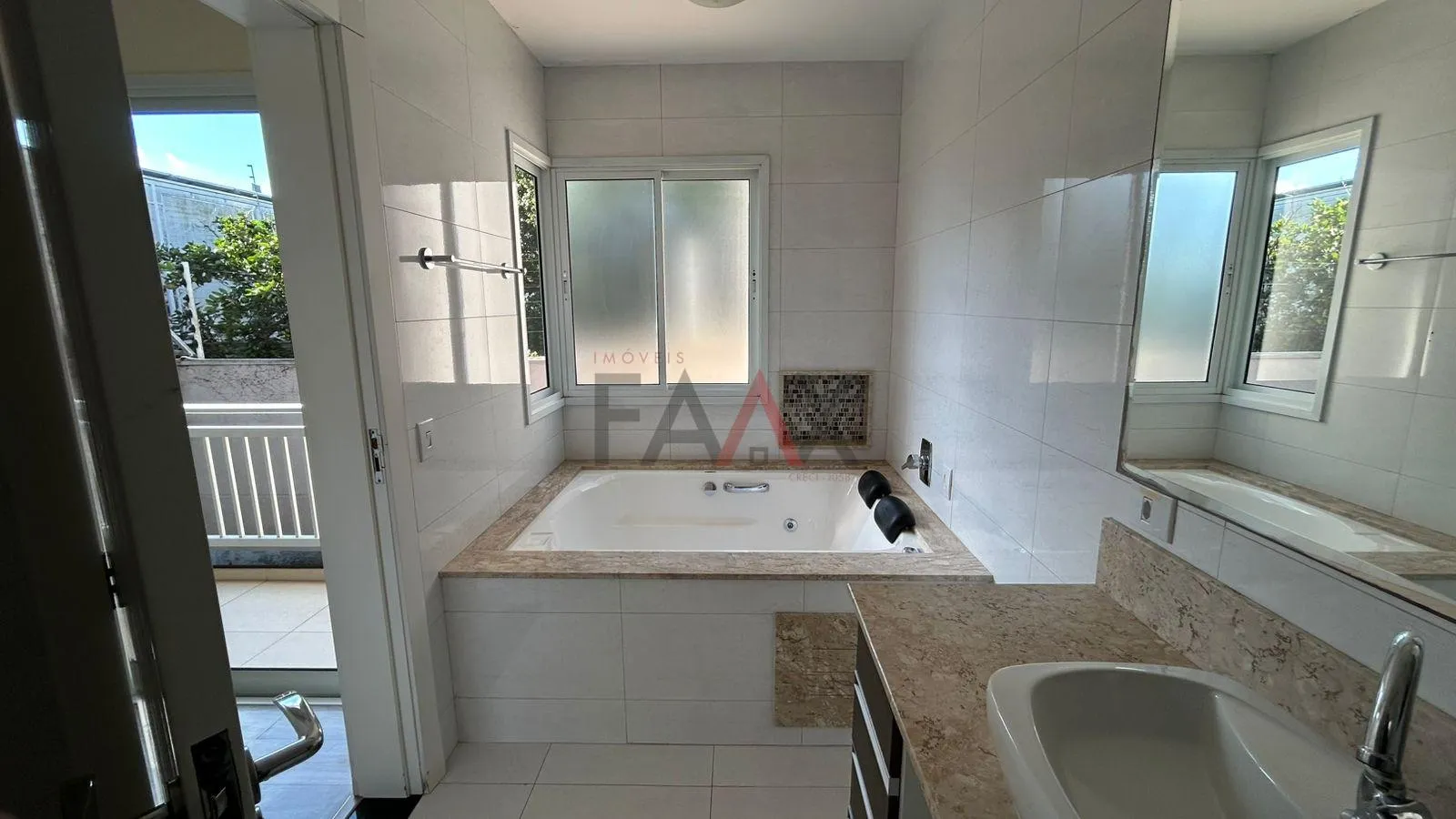 Imagem Sobrado com 3 dormitórios à venda, CENTRO - Gpva, GUARAPUAVA - PR
