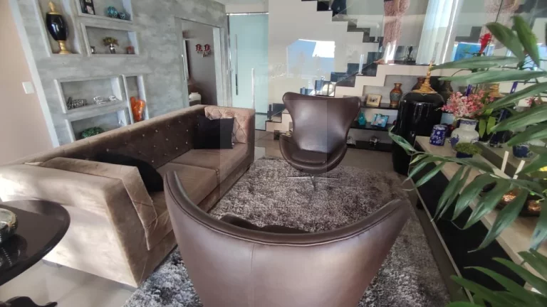 Imagem Casa de luxo em condomínio fechado no Jardim Itália - Cuiabá-MT 4 suítes, 382m², 4 vagas Próximo ao clube Imperdível!