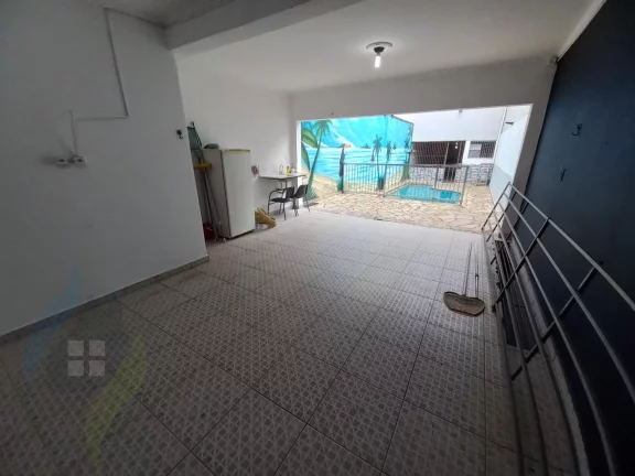 Imagem ACEITA TROCA PERMUTA!! Casa de 3 dormitórios sendo 1 suíte, 4 banheiros, 4 vagas, com 327m² em Taboão, São Bernardo do Campo