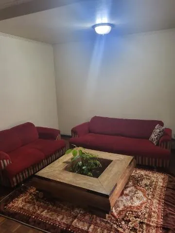 Imagem VENDA E LOCAÇÃO DE SOBRADO NA VILA VIRGÍNIA, EM ITAQUAQUECETUBA/SP, 200m² com varanda, jardim, cozinha ampla, 3 salas e suíte com hidro. CONSULTE-NOS.
