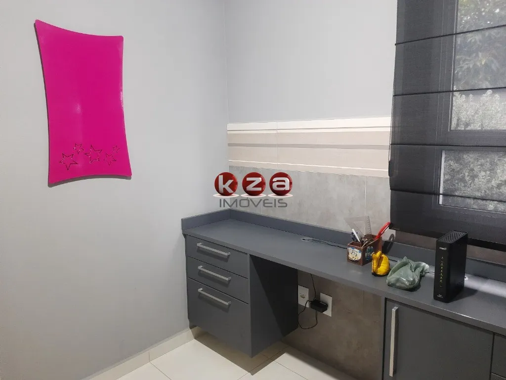 Imagem Casa de alto padrão à venda em condomínio exclusivo de Valinhos-SP, no Loteamento Residencial Santa Gertrudes: 3 quartos, 1 suíte, 2 salas, 3 banheiros, 2 vagas de garagem, 287,60 m².